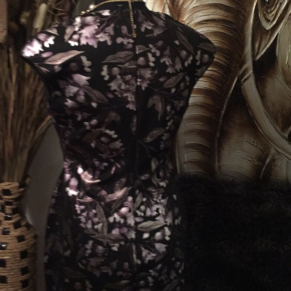 🆕 🌹 Dress 👗 - Picture 4 of 6